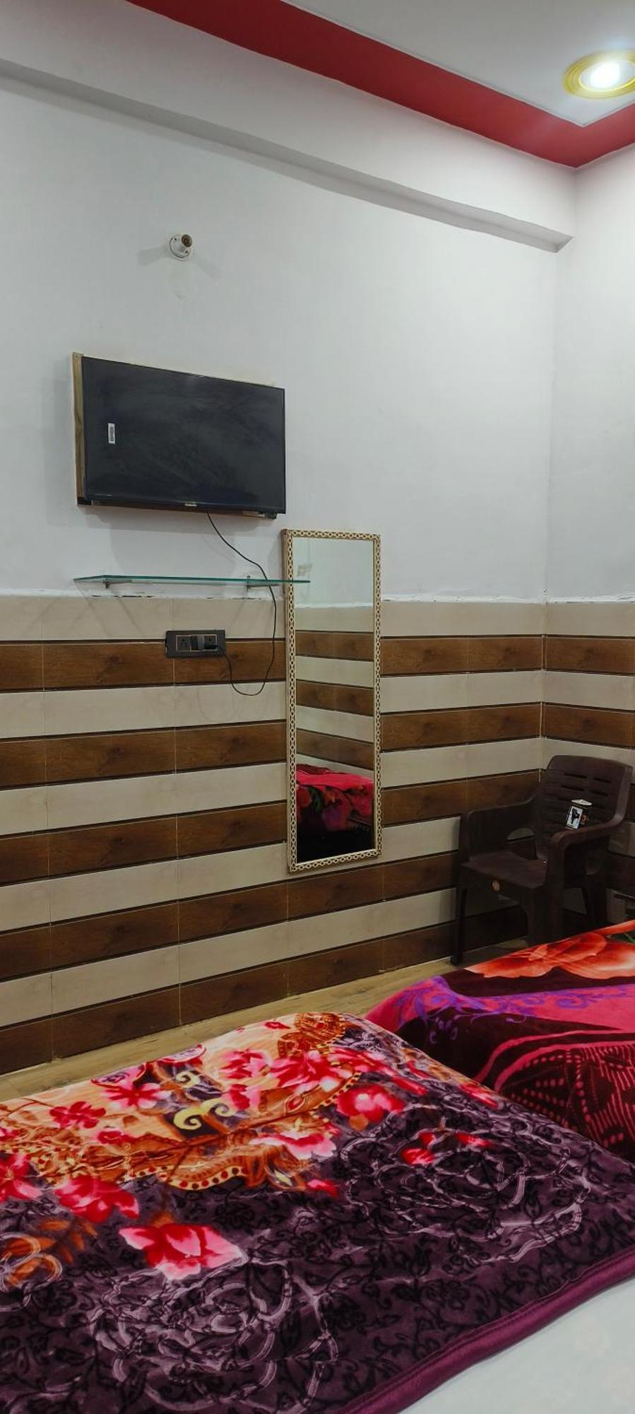 K.D.Dham Near Prem Mandir1 Otel Vrindāvan Dış mekan fotoğraf