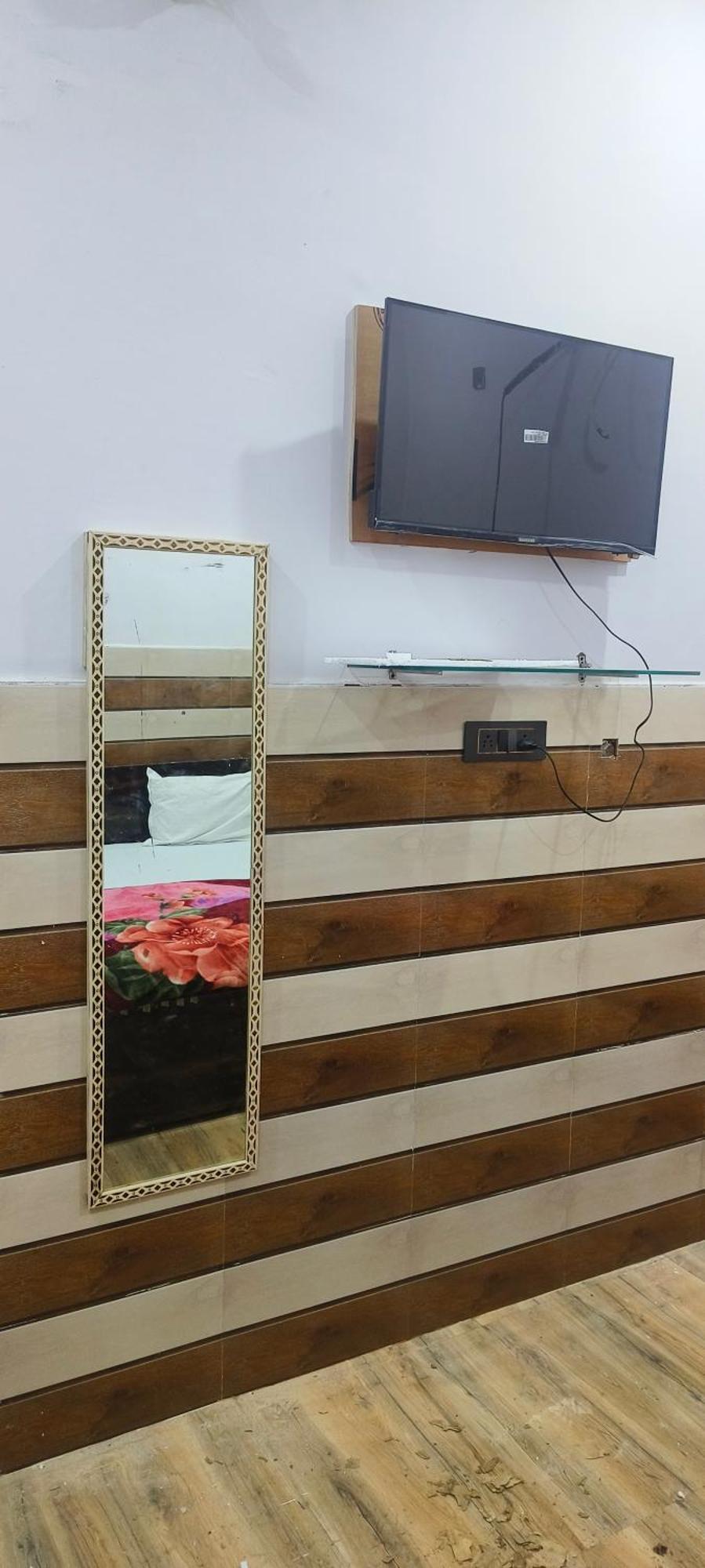 K.D.Dham Near Prem Mandir1 Otel Vrindāvan Dış mekan fotoğraf