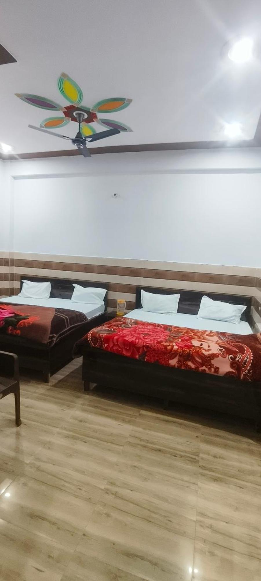 K.D.Dham Near Prem Mandir1 Otel Vrindāvan Dış mekan fotoğraf