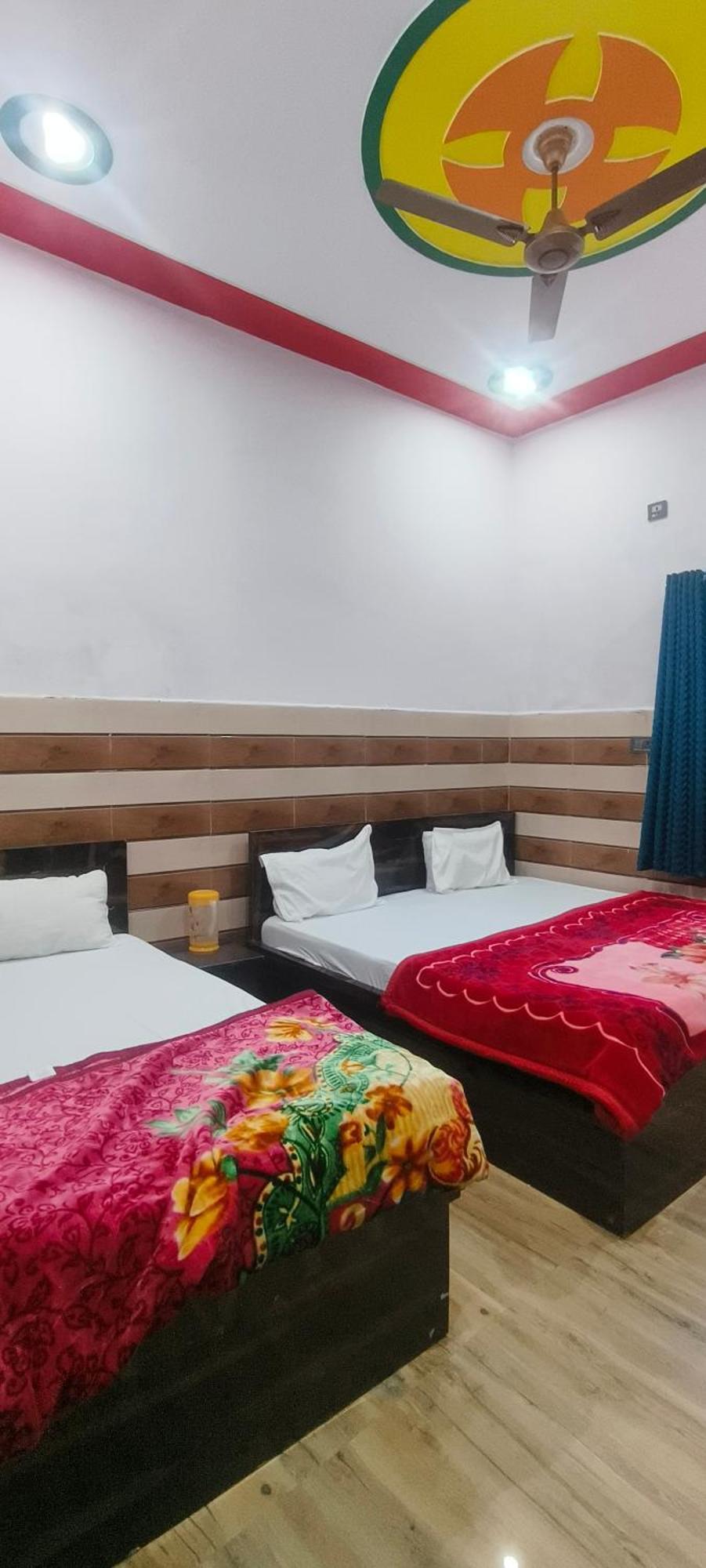 K.D.Dham Near Prem Mandir1 Otel Vrindāvan Dış mekan fotoğraf