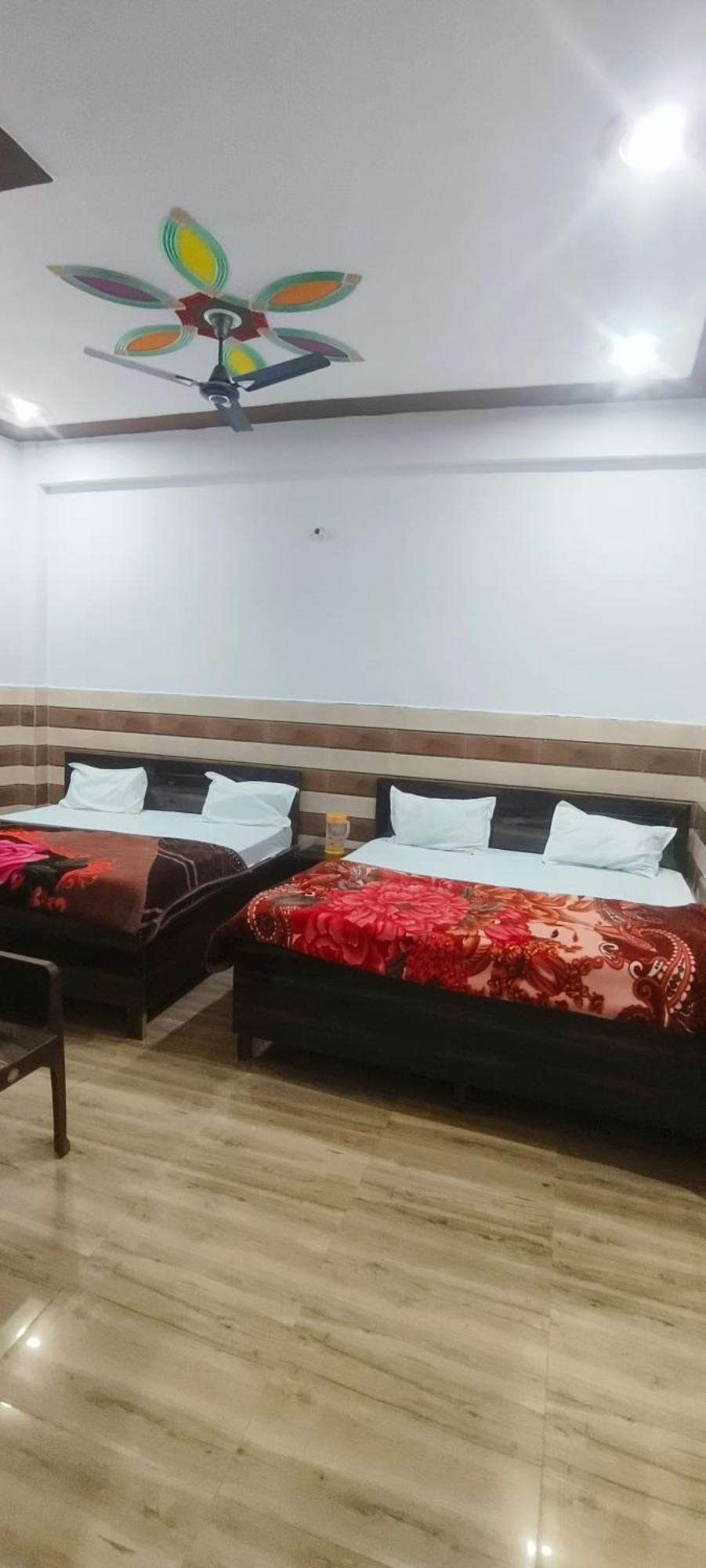 K.D.Dham Near Prem Mandir1 Otel Vrindāvan Dış mekan fotoğraf