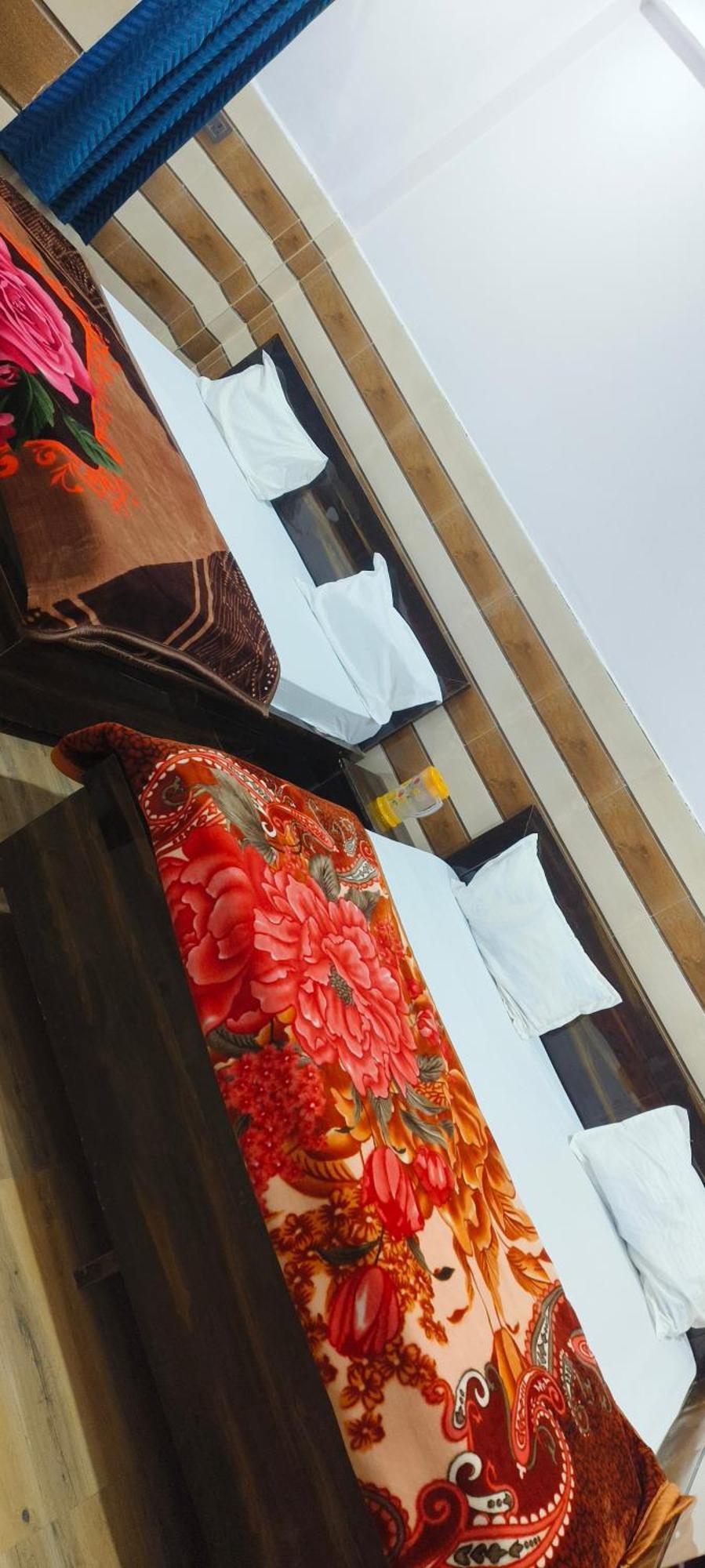 K.D.Dham Near Prem Mandir1 Otel Vrindāvan Dış mekan fotoğraf