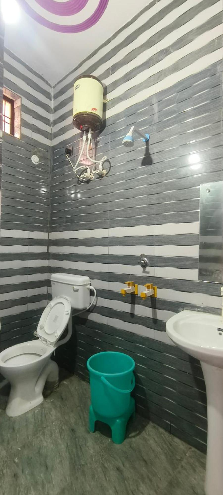 K.D.Dham Near Prem Mandir1 Otel Vrindāvan Dış mekan fotoğraf