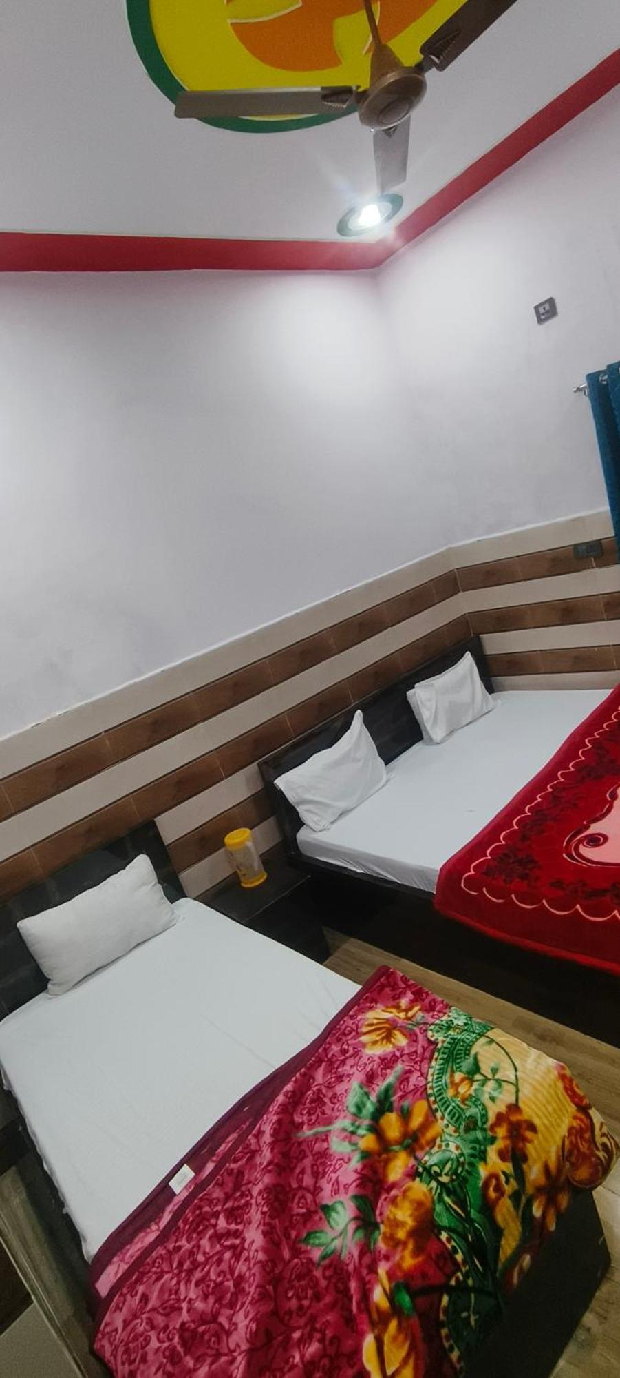 K.D.Dham Near Prem Mandir1 Otel Vrindāvan Dış mekan fotoğraf