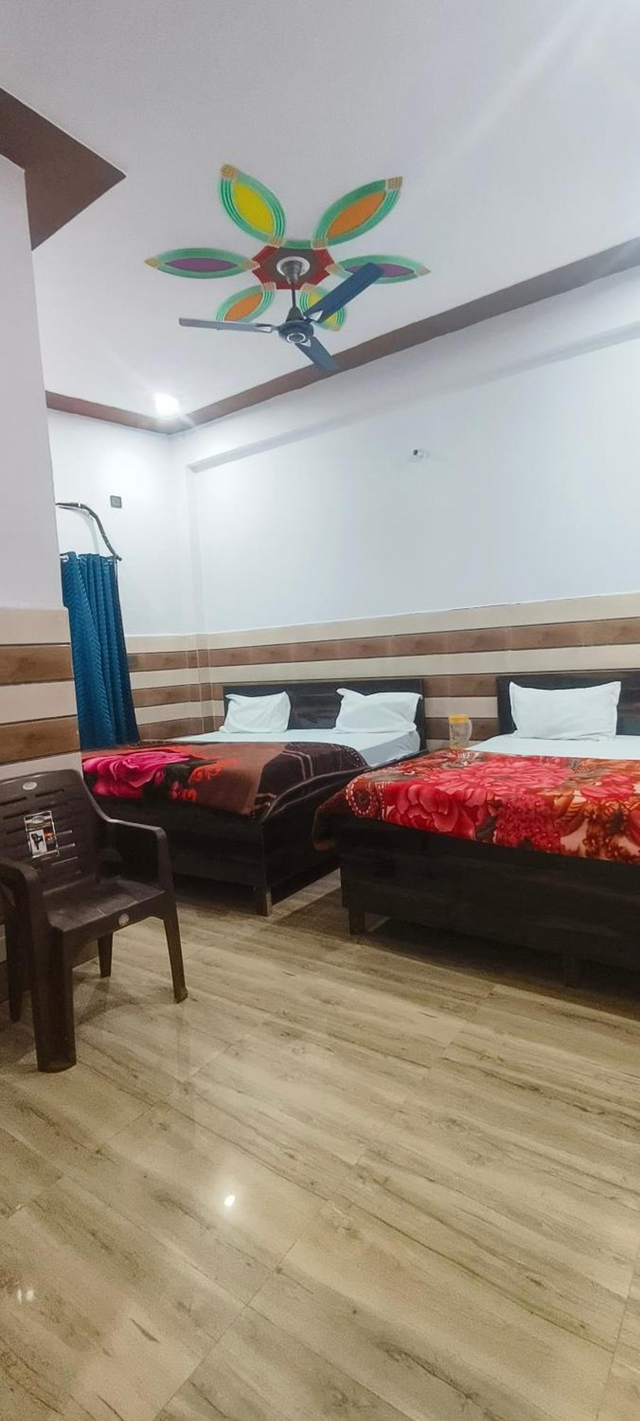 K.D.Dham Near Prem Mandir1 Otel Vrindāvan Dış mekan fotoğraf