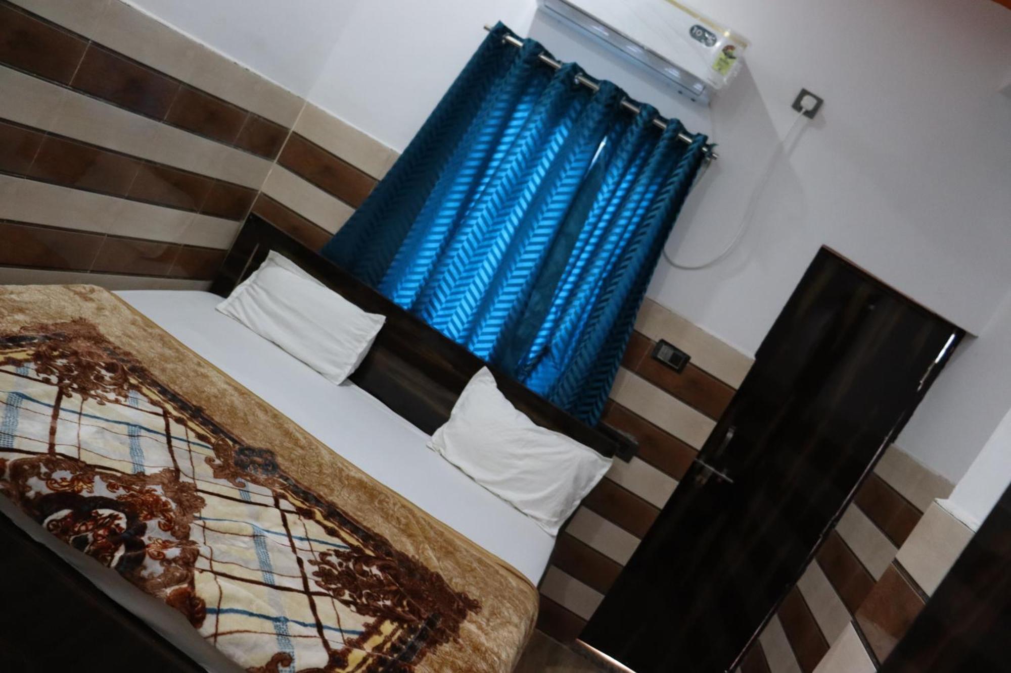 K.D.Dham Near Prem Mandir1 Otel Vrindāvan Dış mekan fotoğraf