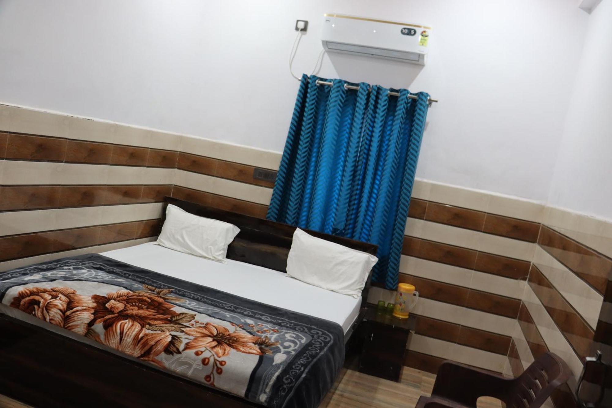 K.D.Dham Near Prem Mandir1 Otel Vrindāvan Dış mekan fotoğraf