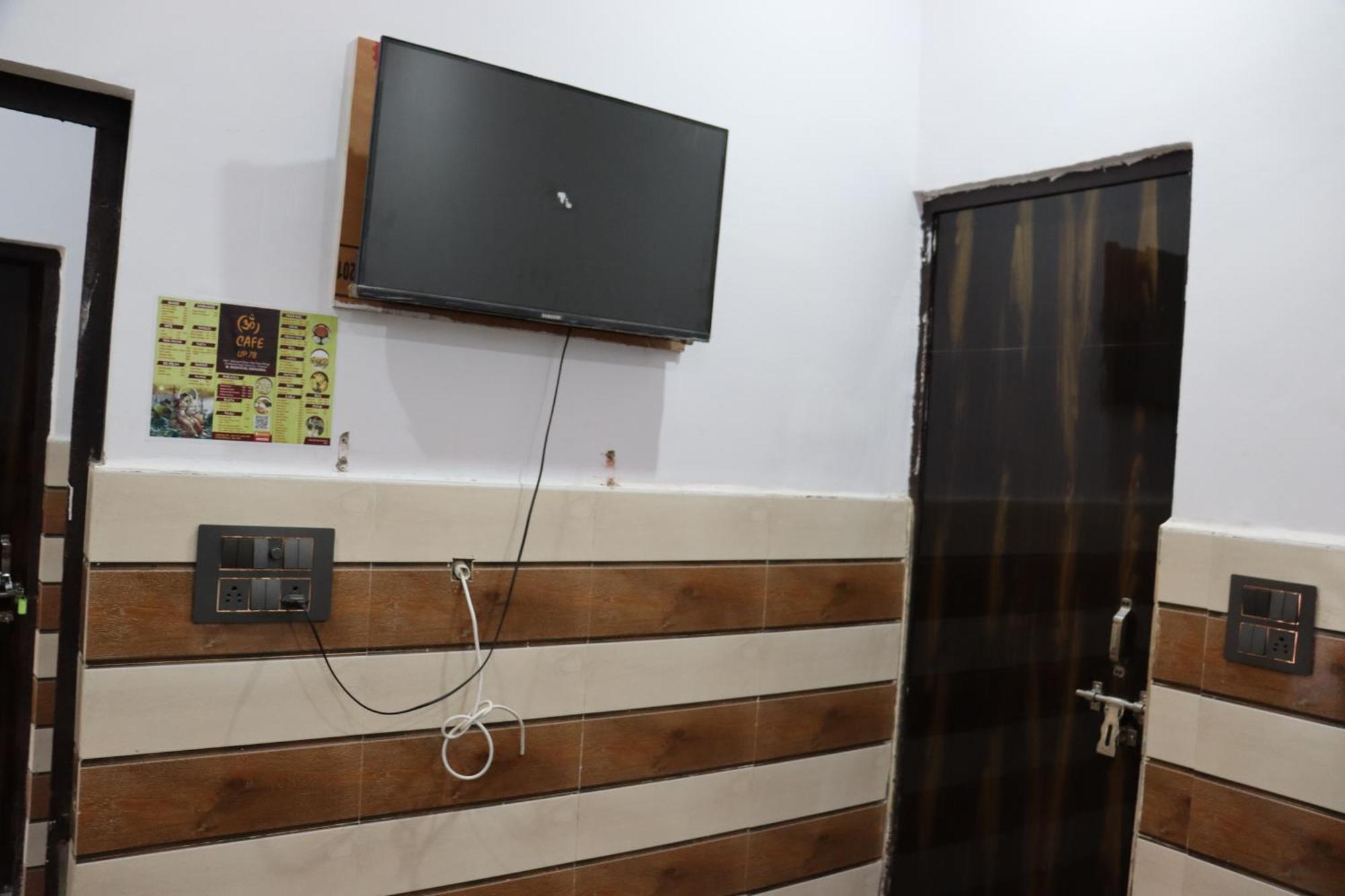 K.D.Dham Near Prem Mandir1 Otel Vrindāvan Dış mekan fotoğraf